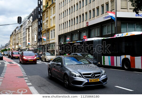 cars main street luxembourg city 600w 1125866180